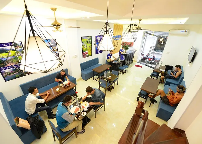 Pillow Backpacker Hostel (Adults Only)